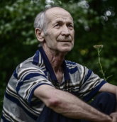 men's gray and blue striped polo shirt
